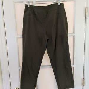 Soft Surroundings Size M Olive cropped Pants
